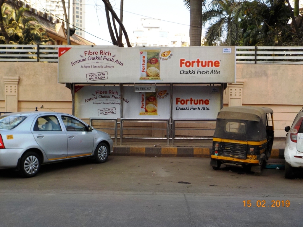Bus Queue Shelter - Powai Road - Nr. Hiranandani garden,  Powai lake,   Powai,   Mumbai,   Maharashtra
