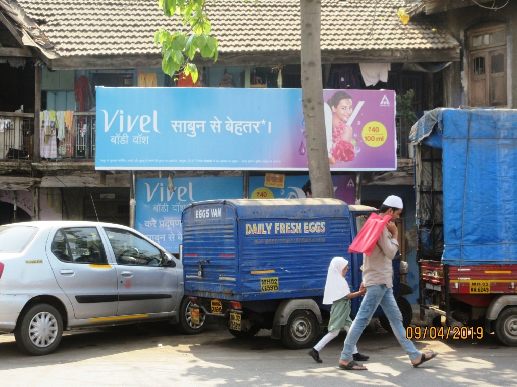 Bus Queue Shelter - Opp Bmc L Ward Office - Kurla Market, Kurla West, Mumbai, Maharashtra Bus Queue Shelter - Opp Bmc L Ward Office - Kurla Market, Kurla West, Mumbai, Maharashtra