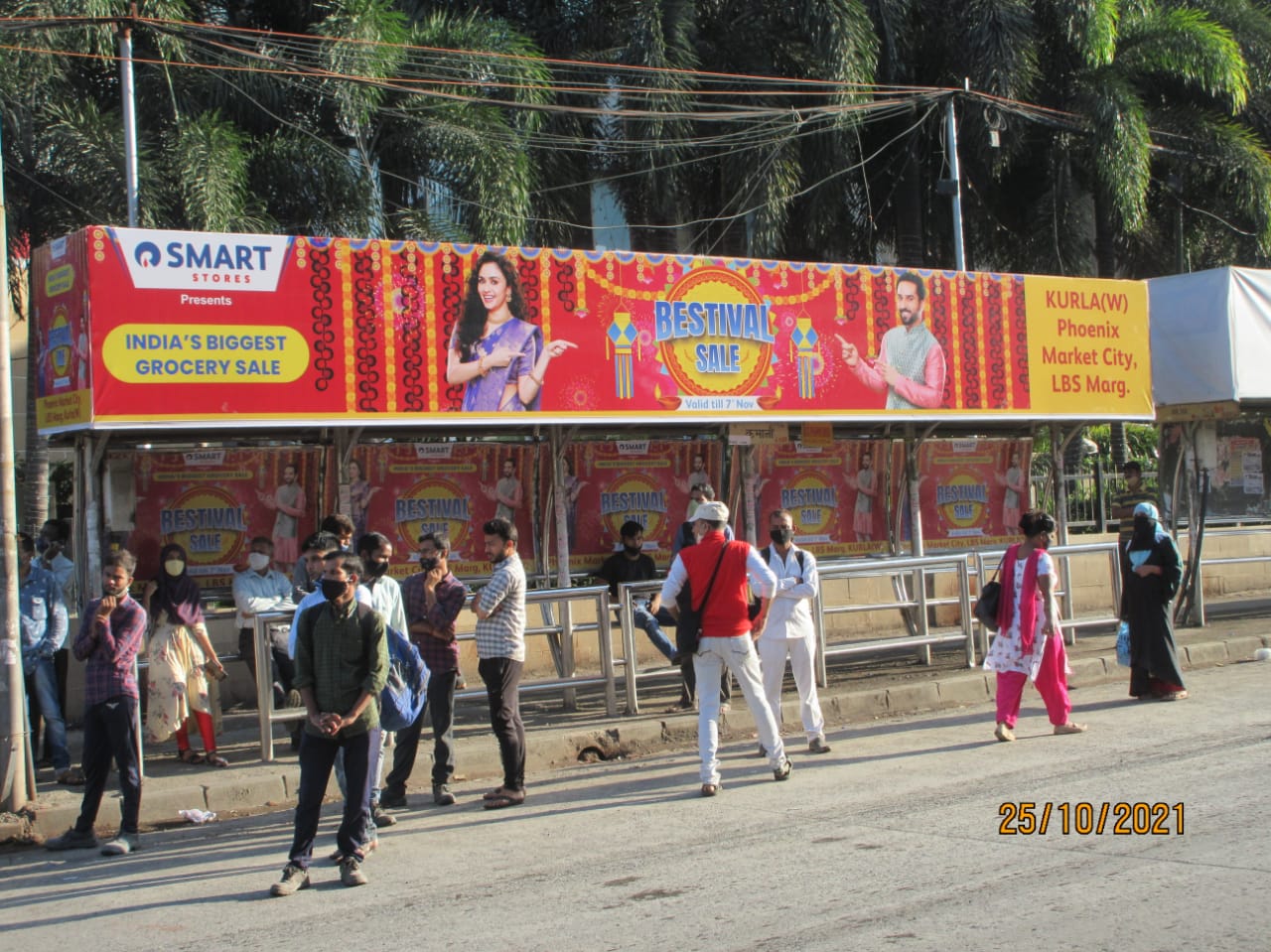 Bus Queue Shelter - L. B. S. Road - Kamani-1, Kurla (W), Mumbai, Maharashtra Bus Queue Shelter - L. B. S. Road - Kamani-1, Kurla (W), Mumbai, Maharashtra