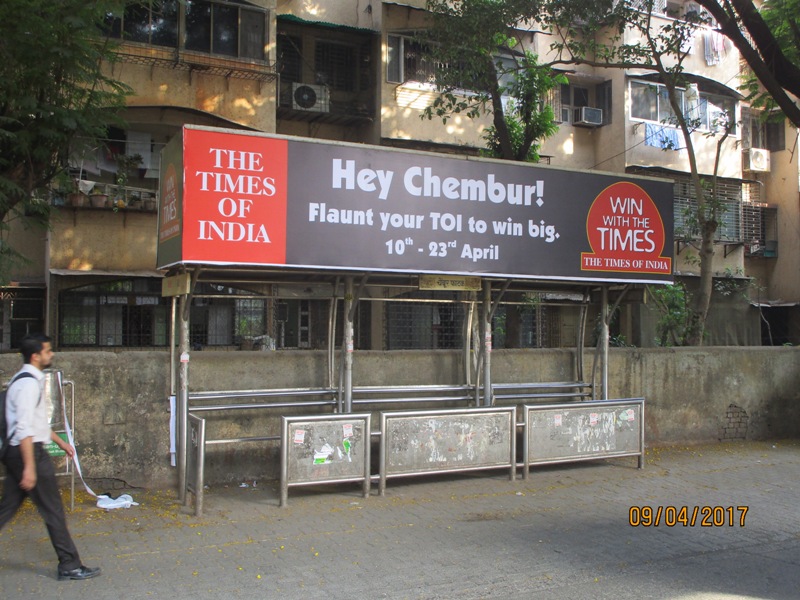 Bus Queue Shelter - R. C. Chemburkar Road - Chembur Phatak,   Chembur,   Mumbai,   Maharashtra