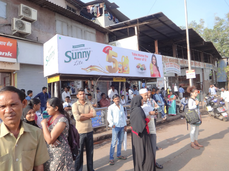 Bus Queue Shelter - Sant Rohidas Marg - Piwla Bunglow,   Dharavi,   Mumbai,   Maharashtra