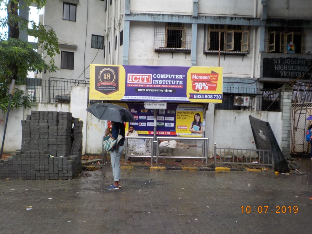 Bus Queue Shelter - Near Vihroli Station - Vikhroli Rly Station,   Vikhroli,   Mumbai,   Maharashtra