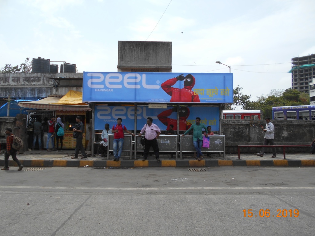 Bus Queue Shelter - Outside Goregaon Station - Goregaon Railway Station East,   Goregaon ( East ),   Mumbai,   Maharashtra