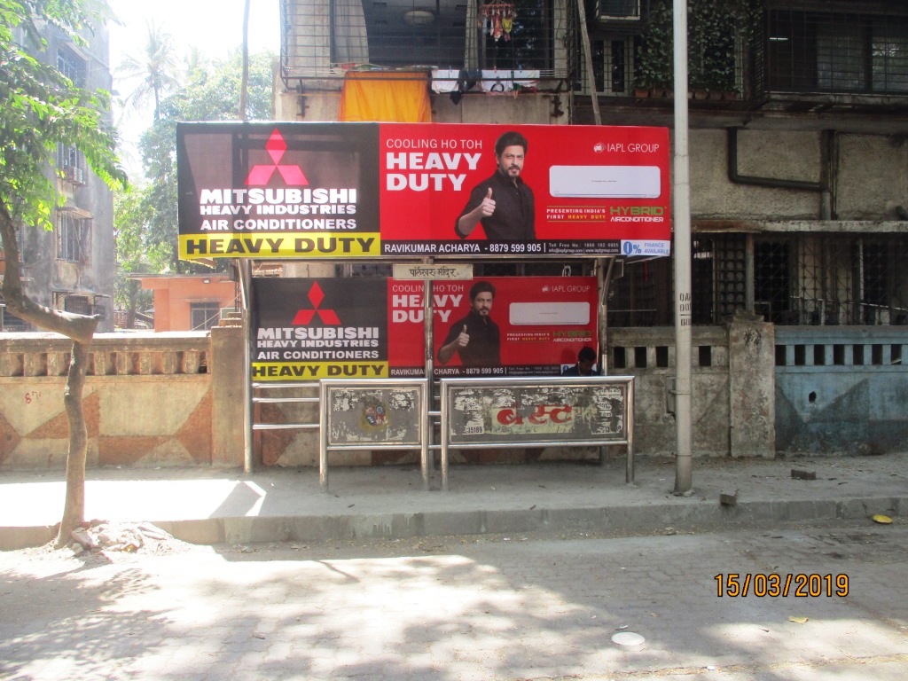 Bus Queue Shelter - Near Idbi Bank - Jain Mandir,   Vile Parle-East,   Mumbai,   Maharashtra