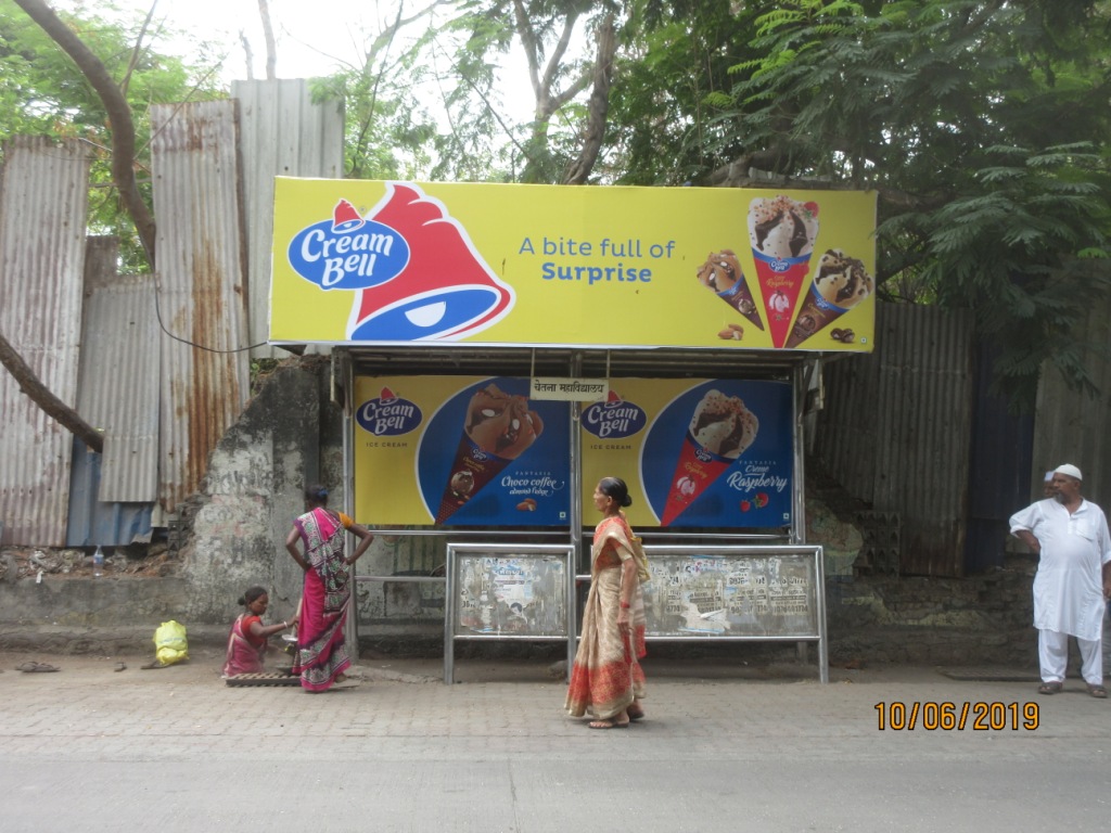 Bus Queue Shelter - Outside Chetana College - Chetana College,   Bandra East,   Mumbai,   Maharashtra