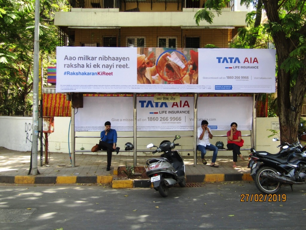 Bus Queue Shelter - - Khar Linking Road,   Khar West,   Mumbai,   Maharashtra