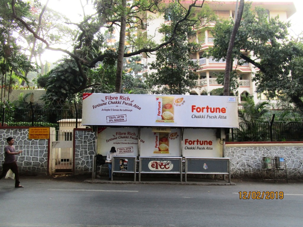 Bus Queue Shelter - Going Towards Petit Hall - Darya Mahal, Nepensea Road, Mumbai, Maharashtra Bus Queue Shelter - Going Towards Petit Hall - Darya Mahal, Nepensea Road, Mumbai, Maharashtra