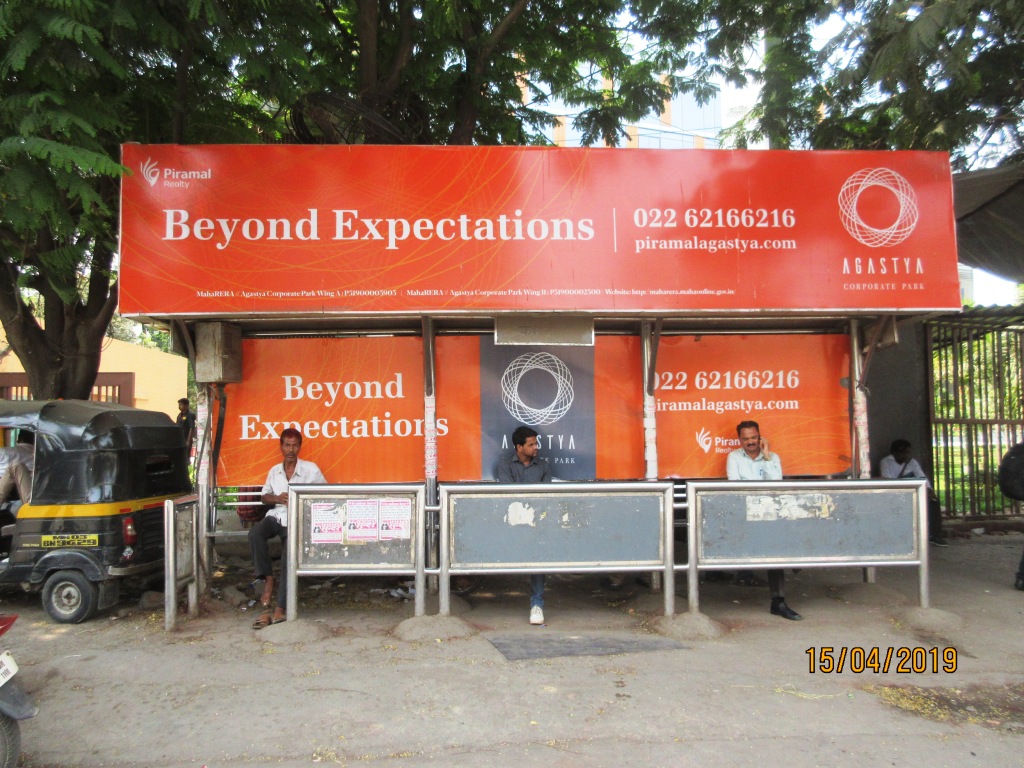 Bus Queue Shelter - Phenoix Mall - Kamani,   Kurla West,   Mumbai,   Maharashtra