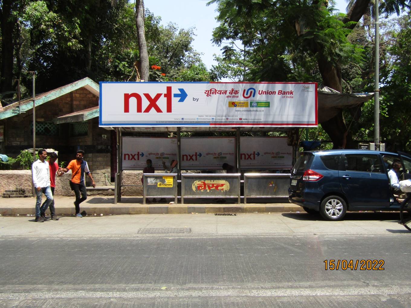 Bus Queue Shelter - M.K.Road - Cooper age Garden,   Colaba,   Mumbai,   Maharashtra
