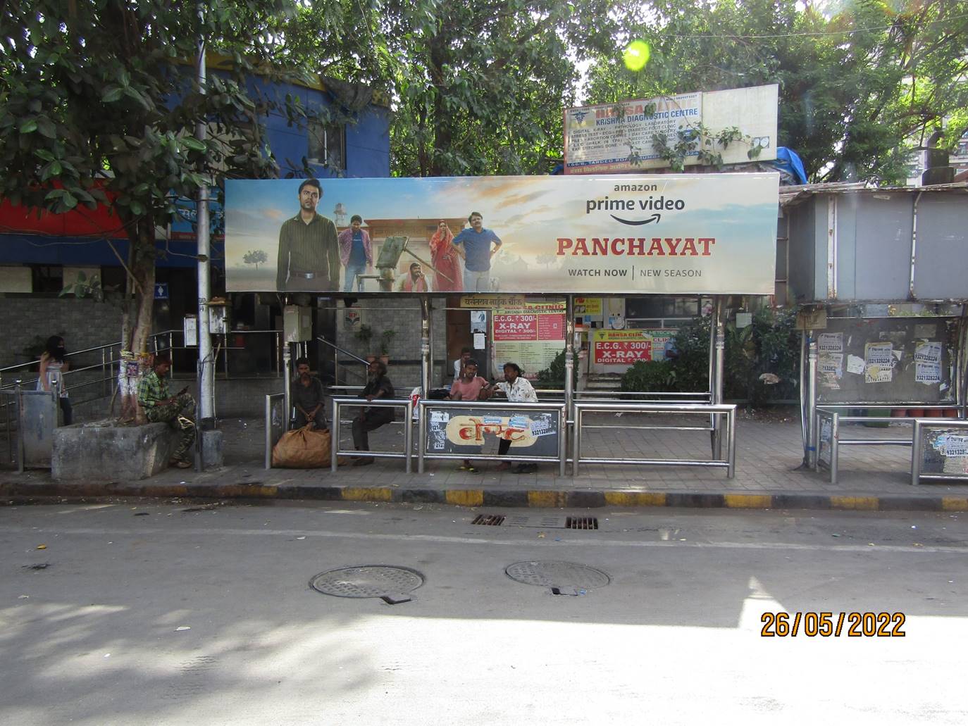 Bus Queue Shelter - Tardeo Road - Tardeo Circle,  O/s Sardar Pavbhaji,   Tardeo,   Mumbai,   Maharashtra