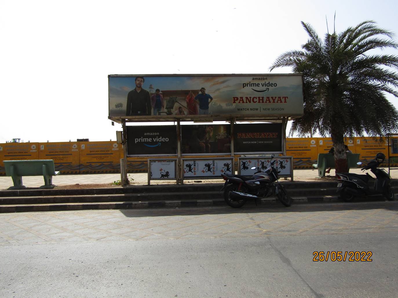 Bus Queue Shelter - Khan Abdul Gaffar Khan Road - Worli Seaface, Worli Seaface, Mumbai, Maharashtra Bus Queue Shelter - Khan Abdul Gaffar Khan Road - Worli Seaface, Worli Seaface, Mumbai, Maharashtra