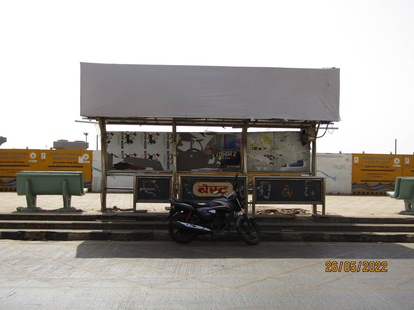 Bus Queue Shelter - Sasmira Road - Police&nbsp;Quarters,   Worli Seaface,   Mumbai,   Maharashtra