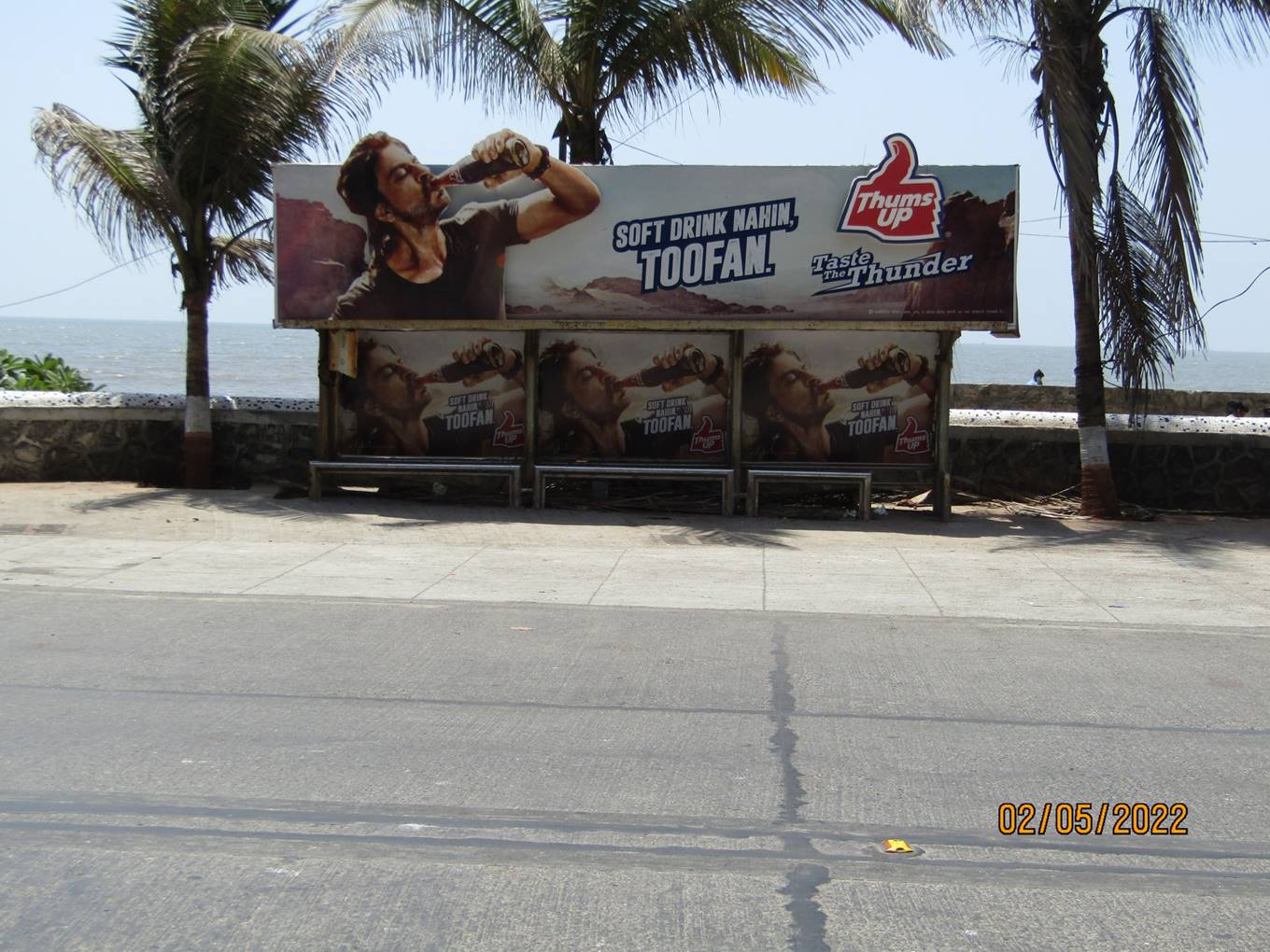 Bus Queue Shelter - B J Road - Sister&nbsp; Bungalow - Bandstand,   Bandra (W),   Mumbai,   Maharashtra