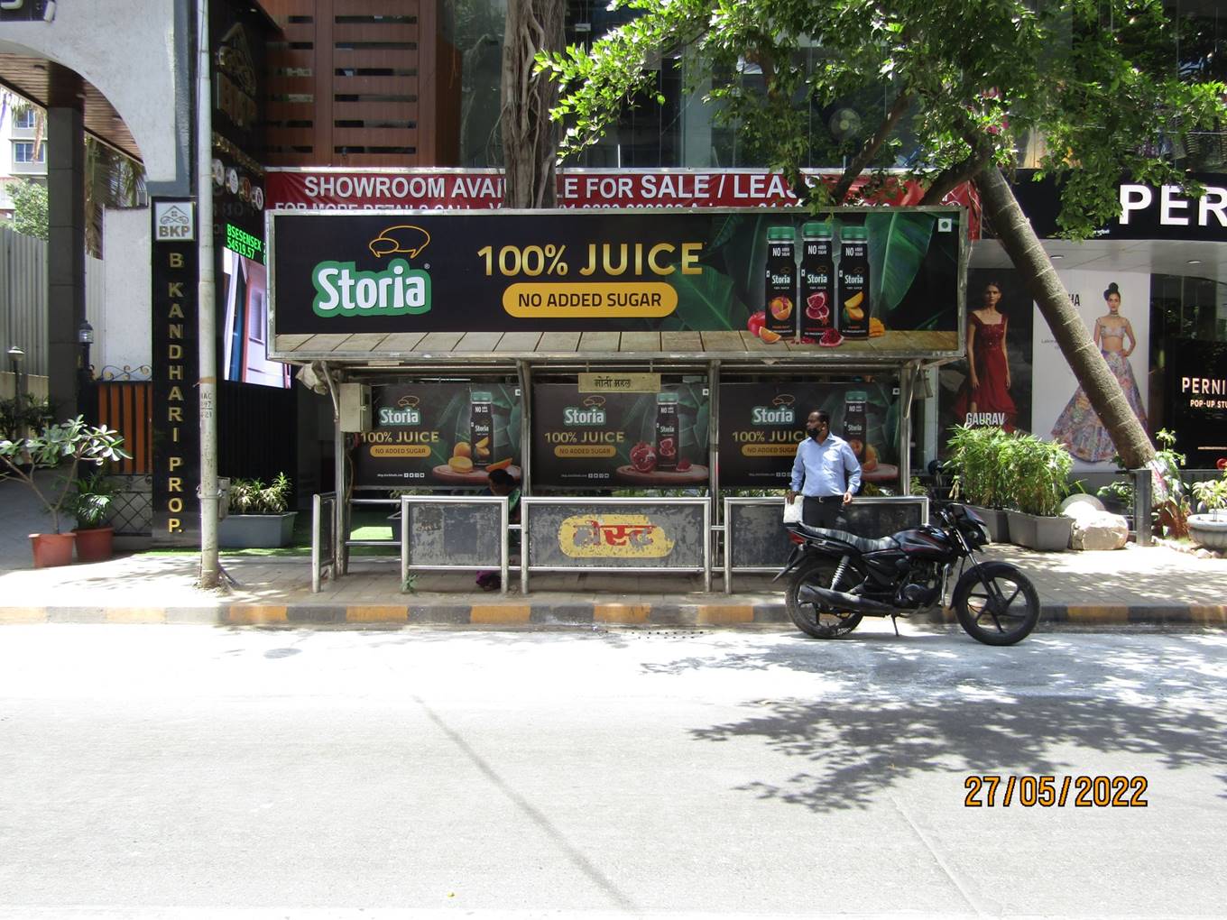 Bus Queue Shelter - Turner Road - Motimahal Tawa Hotel,   Bandra (W),   Mumbai,   Maharashtra