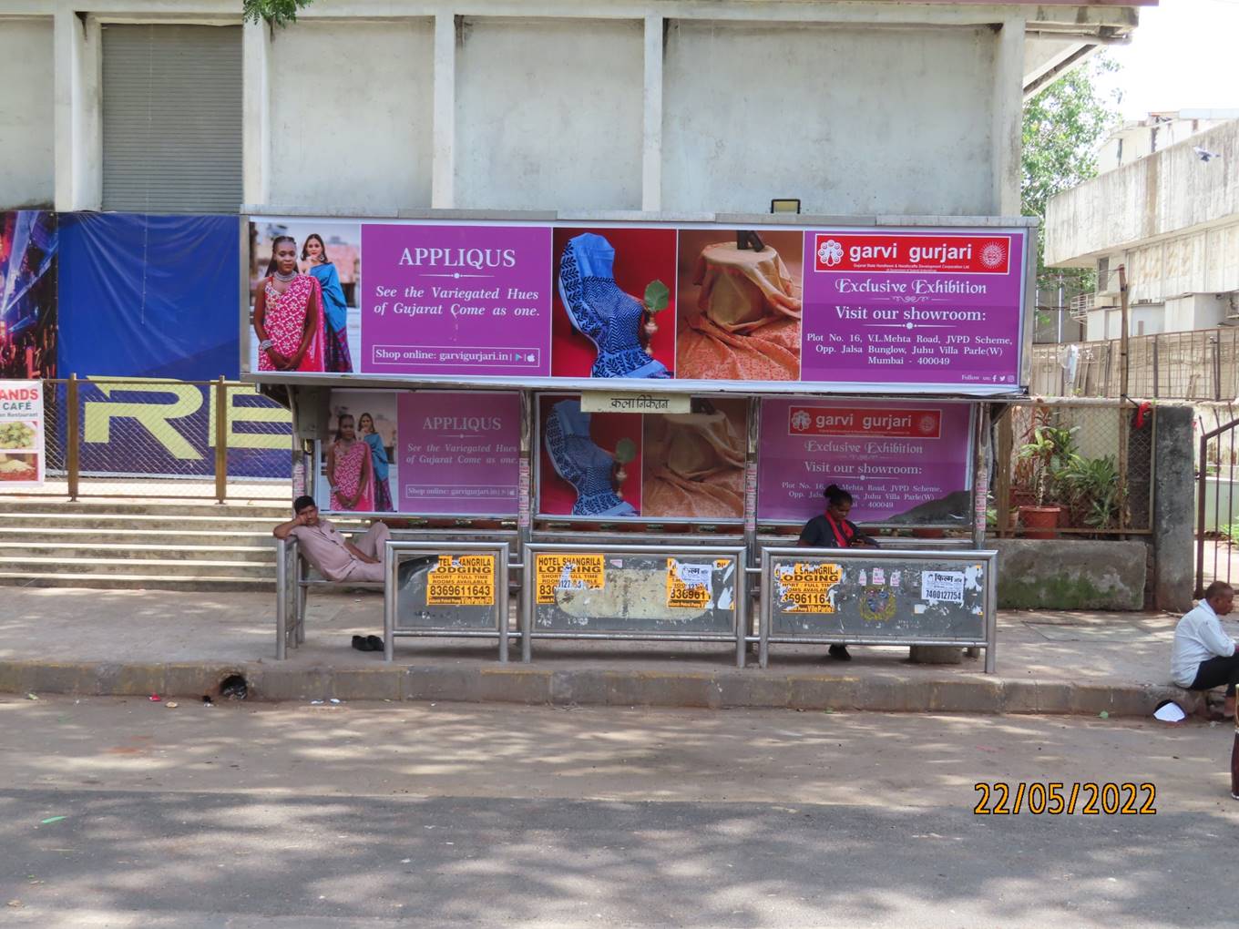 Bus Queue Shelter - Vaikunthal Mehta Road - Kala Niketan, Andheri (W), Mumbai, Maharashtra Bus Queue Shelter - Vaikunthal Mehta Road - Kala Niketan, Andheri (W), Mumbai, Maharashtra