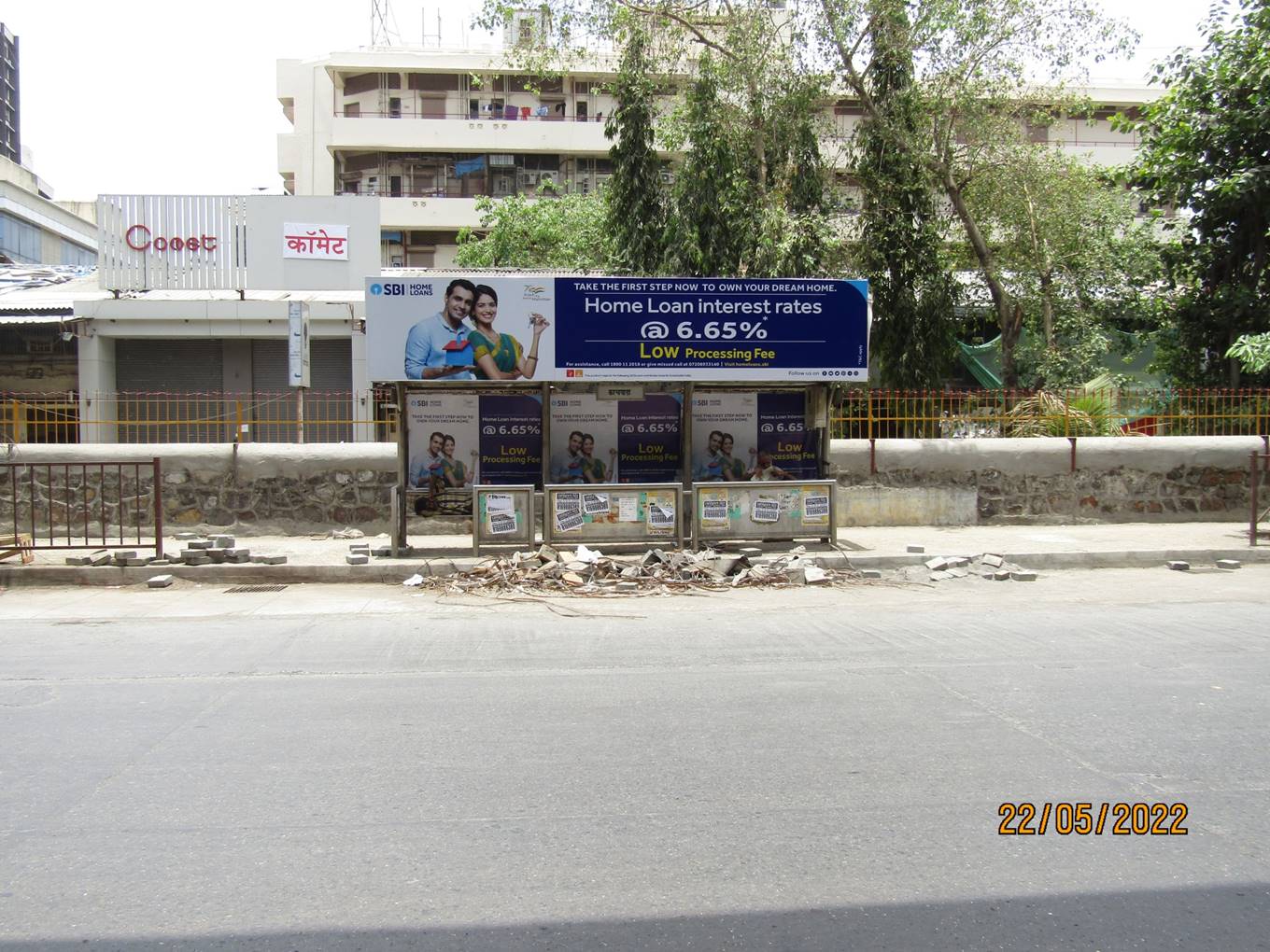 Bus Queue Shelter - Link Road opp Crystal Palace - Kach Pada,   Malad W,   Mumbai,   Maharashtra