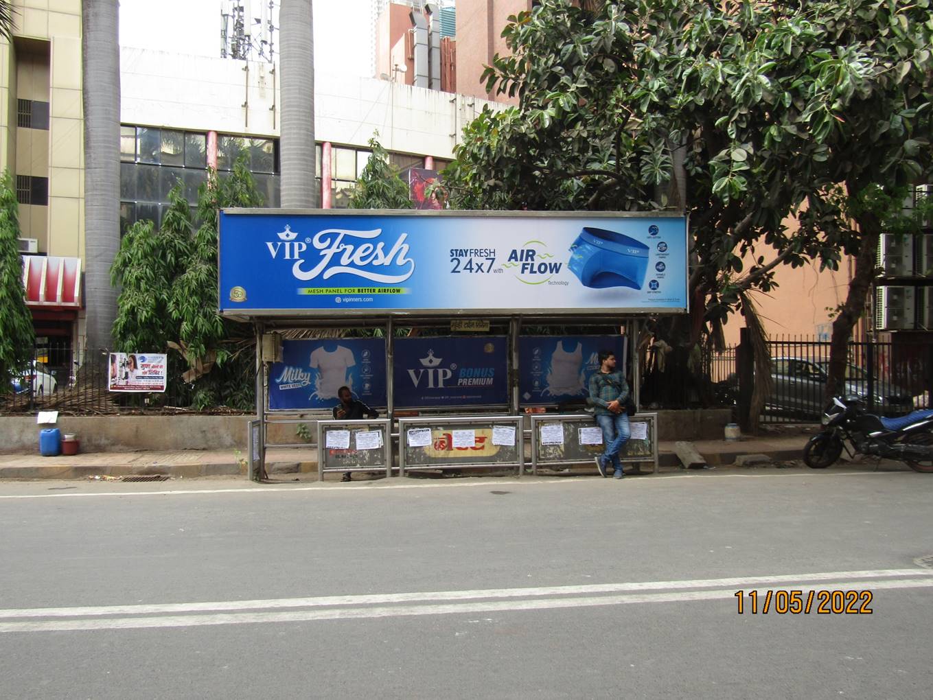 Bus Queue Shelter - Ramchandra Lane - Movie Time Talkies,   Malad (W),   Mumbai,   Maharashtra
