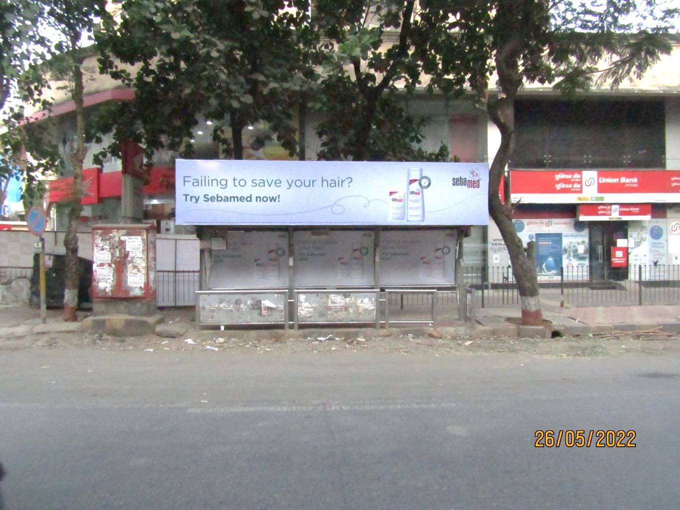 Bus Queue Shelter - S.V Road - Kandivali Telephone exchange,   Kandivali W,   Mumbai,   Maharashtra