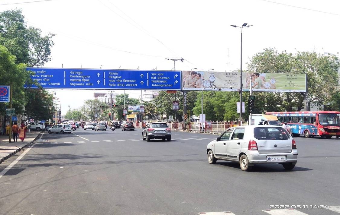 Gantry - Apex Bank Gantry at New Market towards Roshanpura, Bhopal, Madhya Pradesh Gantry - Apex Bank Gantry at New Market towards Roshanpura, Bhopal, Madhya Pradesh
