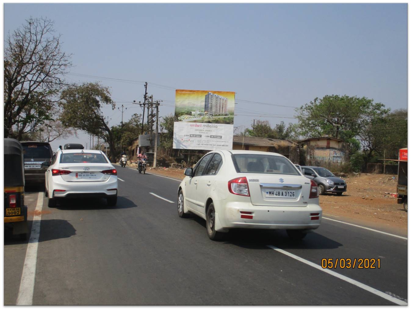 hoarding - Goweli Junction - facing towards Kalyan, GOWELI, Mumbai, Maharashtra hoarding - Goweli Junction - facing towards Kalyan, GOWELI, Mumbai, Maharashtra