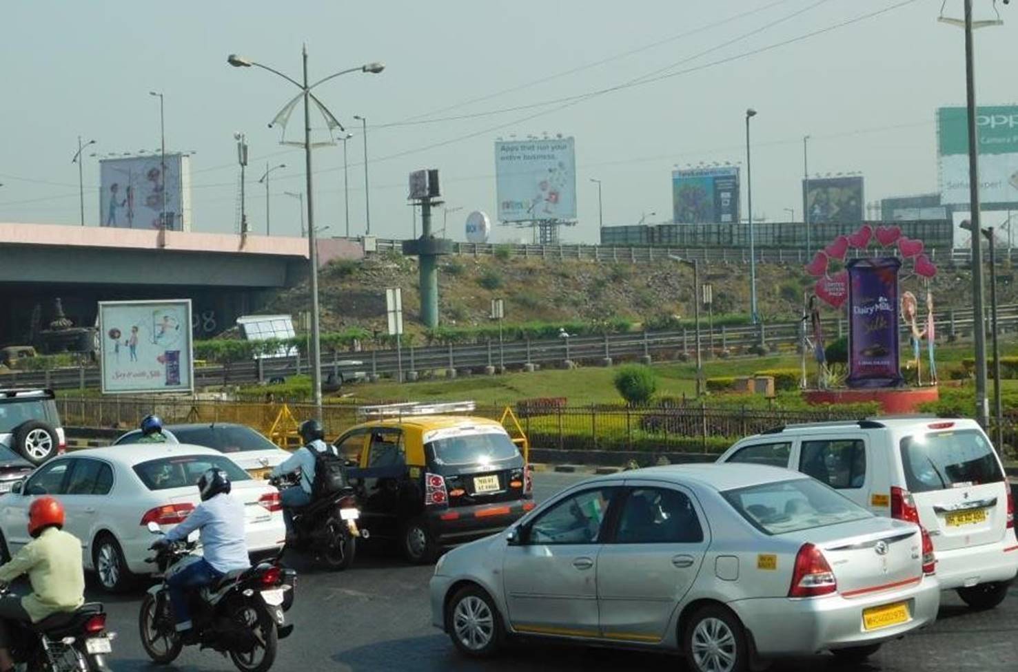 Innovation Media - Mahim Causeway- Innovation Media (2 nos) - towards mahim causeway, MAHIM CAUSEWAY INTERJUNCTION, Mumbai, Maharashtra Innovation Media - Mahim Causeway- Innovation Media (2 nos) - towards mahim causeway, MAHIM CAUSEWAY INTERJUNCTION, Mumbai, Maharashtra