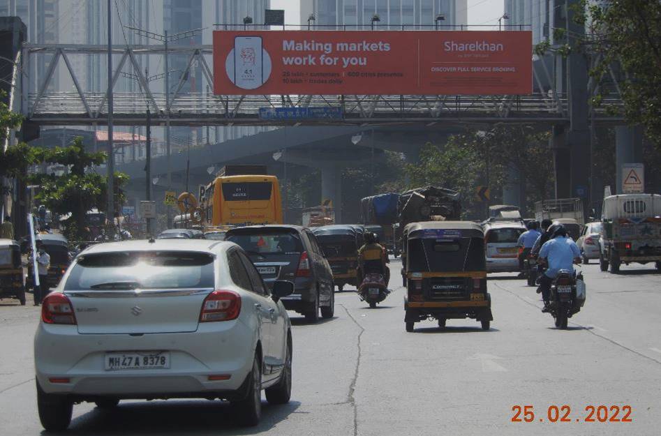 FOB - WEH-Borivali-Near National Park - towards borivali,   WESTERN EXPRESS HIGHWAY,   Mumbai,   Maharashtra