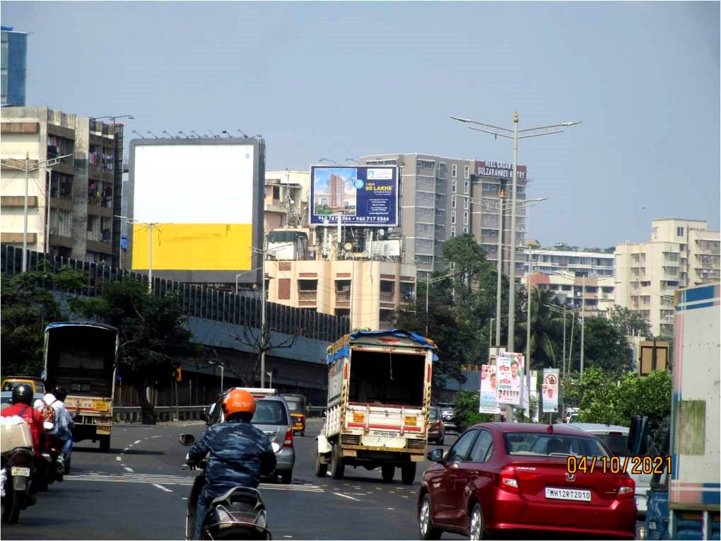 hoarding - Santacruz WEH traffic coming from Bandra Worli sealink to Airport-E/T - nr Bandra Worli sealink, Santacruz, Mumbai, Maharashtra hoarding - Santacruz WEH traffic coming from Bandra Worli sealink to Airport-E/T - nr Bandra Worli sealink, Santacruz, Mumbai, Maharashtra