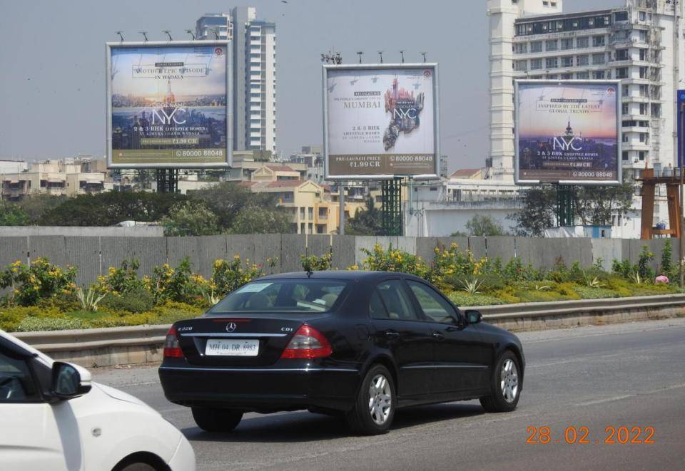 Hoarding - On WEH, BWSL (Site No :- 6)-E/T - towards bandra,   Bandra,   Mumbai,   Maharashtra
