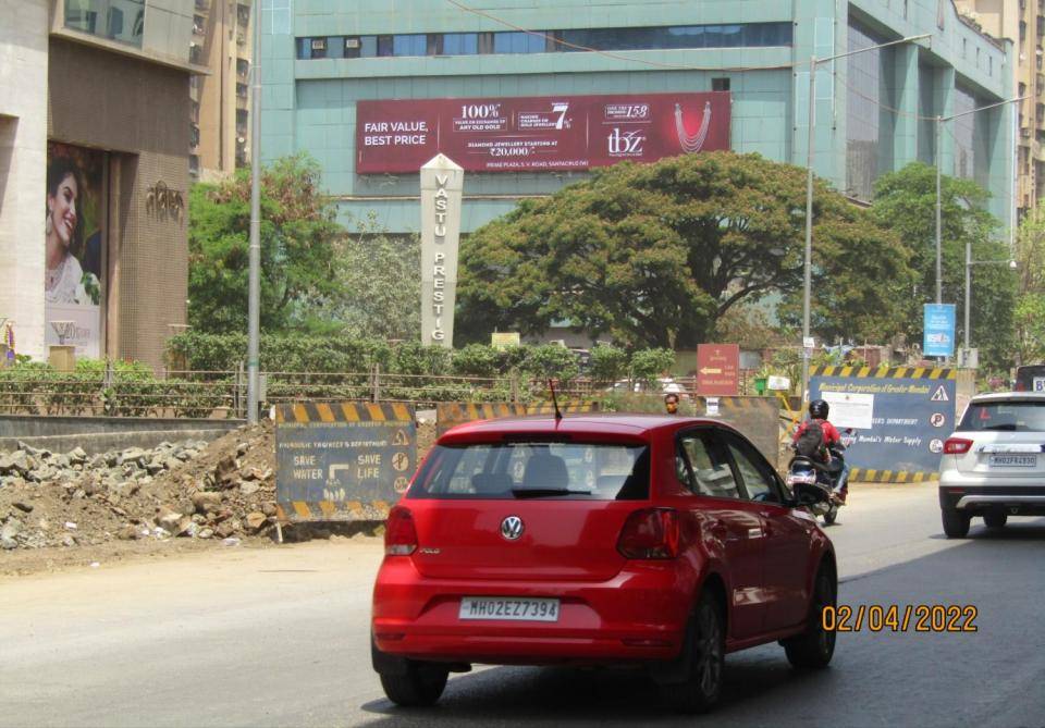 Hoarding - On Link Road At City Mall-E/T - towards andheri, Andheri, Mumbai, Maharashtra Hoarding - On Link Road At City Mall-E/T - towards andheri, Andheri, Mumbai, Maharashtra