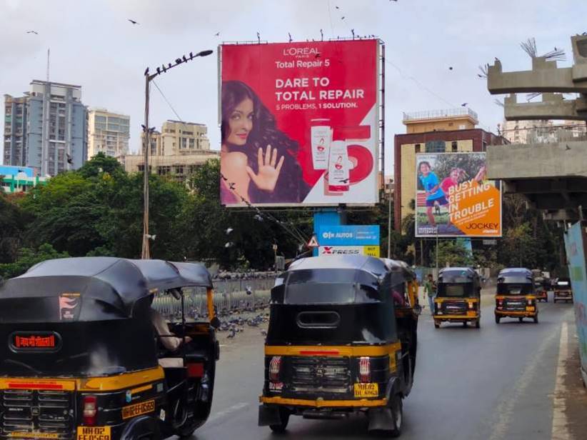 Billboard - Andheri Lokhandwala ( Near Kamat club) 1st Site-ET - Near Kamat club, andheri, Mumbai, Maharashtra Billboard - Andheri Lokhandwala ( Near Kamat club) 1st Site-ET - Near Kamat club, andheri, Mumbai, Maharashtra
