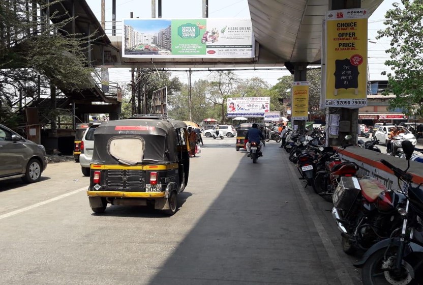 Gantry - On Skywalk - facing Station,   Ambernath(W),   Mumbai,   Maharashtra