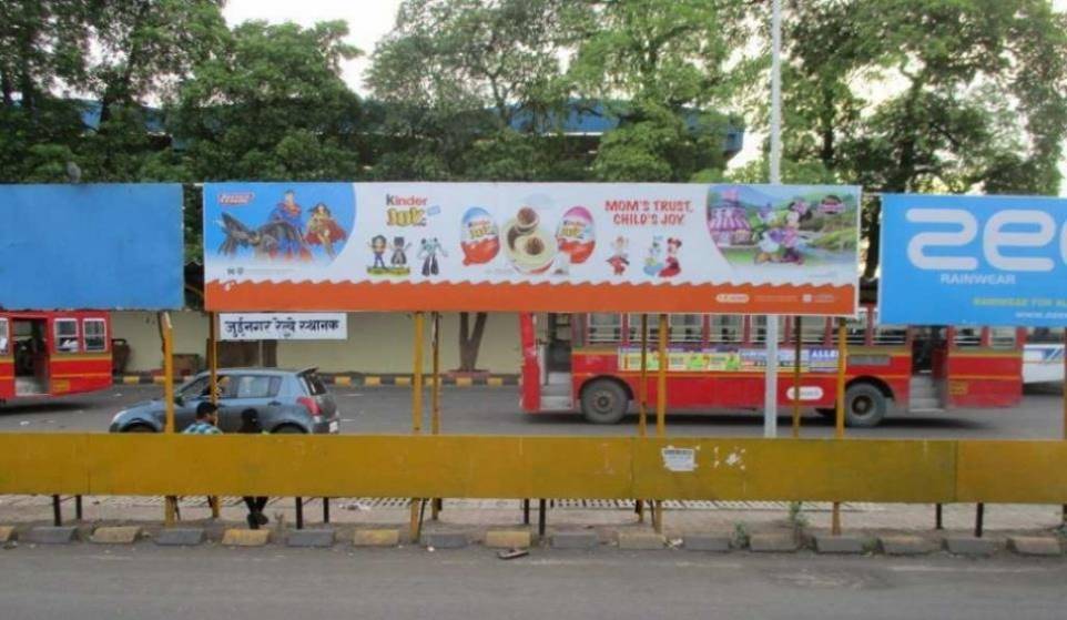 Bus Queue Shelter - Jui Nagar Rly Stn Complex Highway Side -2,   Jui Nagar,   Navi Mumbai,   Maharashtra