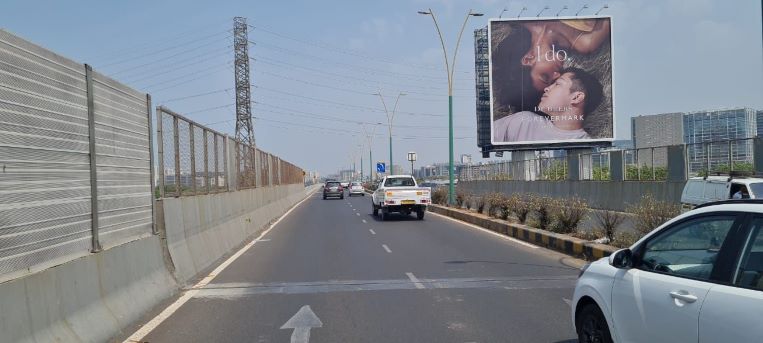 Hoarding - BKC Connector Flyover - MT, Bandra, Mumbai, Maharashtra Hoarding - BKC Connector Flyover - MT, Bandra, Mumbai, Maharashtra