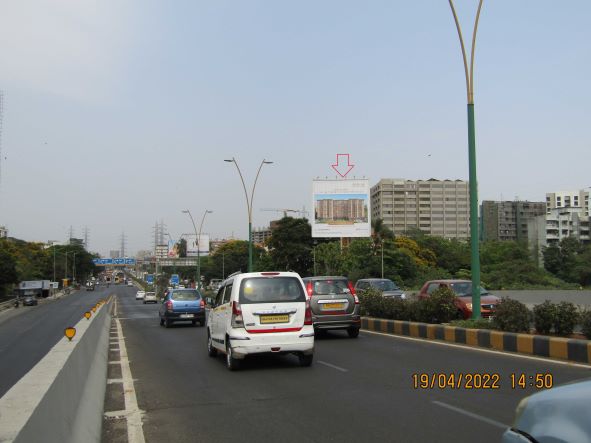 Hoarding - Sion Chunabhatti, E.E.Highway, BKC Connector Flyover Exit - UNIPOLE, ET - 1st Site, Sion, Mumbai, Maharashtra Hoarding - Sion Chunabhatti, E.E.Highway, BKC Connector Flyover Exit - UNIPOLE, ET - 1st Site, Sion, Mumbai, Maharashtra