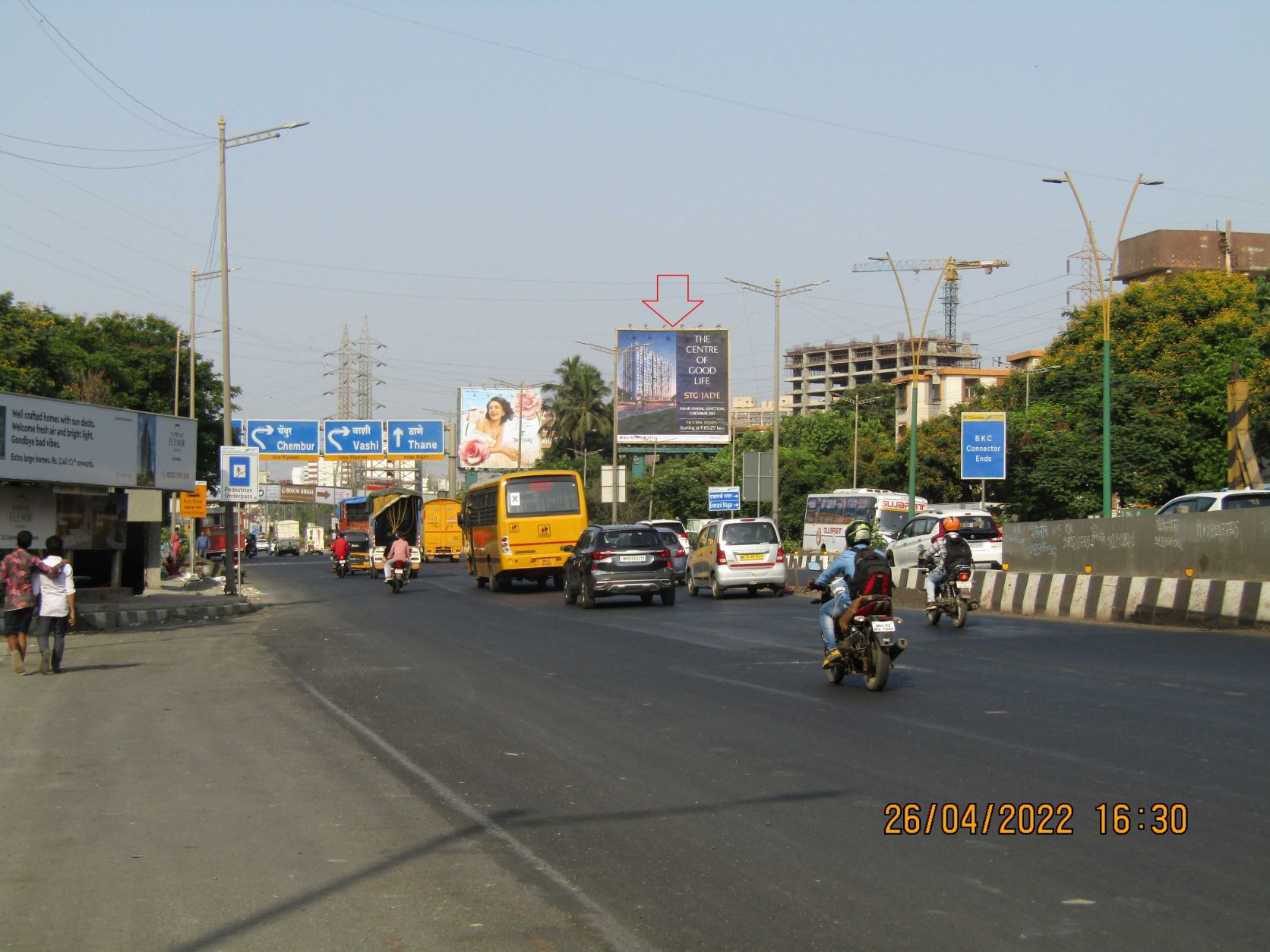 Hoarding - Sion Chunabhatti, E.E.Highway, BKC Connector Flyover Exit- ET - 2nd Site, Sion, Mumbai, Maharashtra Hoarding - Sion Chunabhatti, E.E.Highway, BKC Connector Flyover Exit- ET - 2nd Site, Sion, Mumbai, Maharashtra