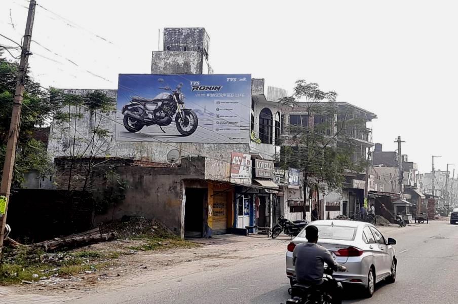 Hoarding - Circular Road Nr. Spring Dales School towards Trillium Mall, Amritsar, Punjab Hoarding - Circular Road Nr. Spring Dales School towards Trillium Mall, Amritsar, Punjab