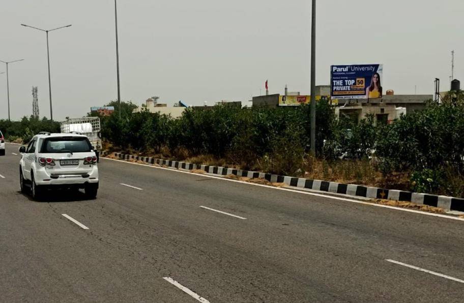 Hoarding - Ludhiana – Mullanpur Road towards ludhiana, Ludhiana, Punjab Hoarding - Ludhiana – Mullanpur Road towards ludhiana, Ludhiana, Punjab