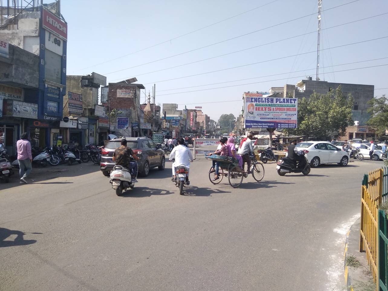 Unipole - Fountain Chowk, Batala, Punjab Unipole - Fountain Chowk, Batala, Punjab