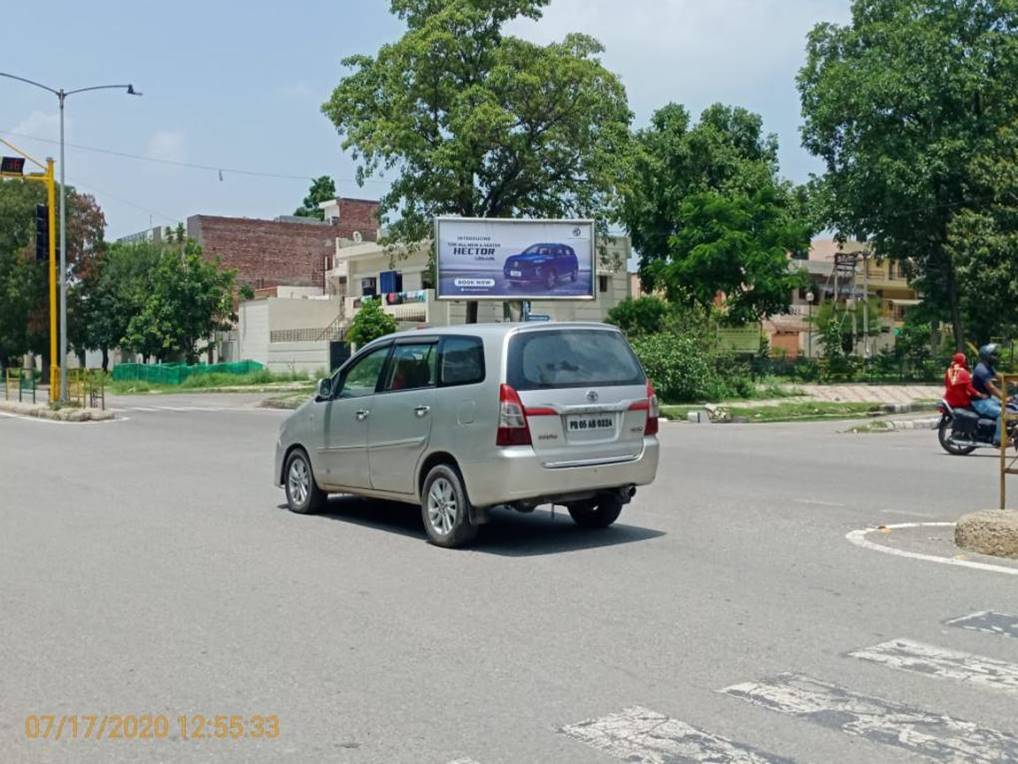 Unipole - Sikkim Manipal Institute Traffic Lights, Mohali, Punjab Unipole - Sikkim Manipal Institute Traffic Lights, Mohali, Punjab