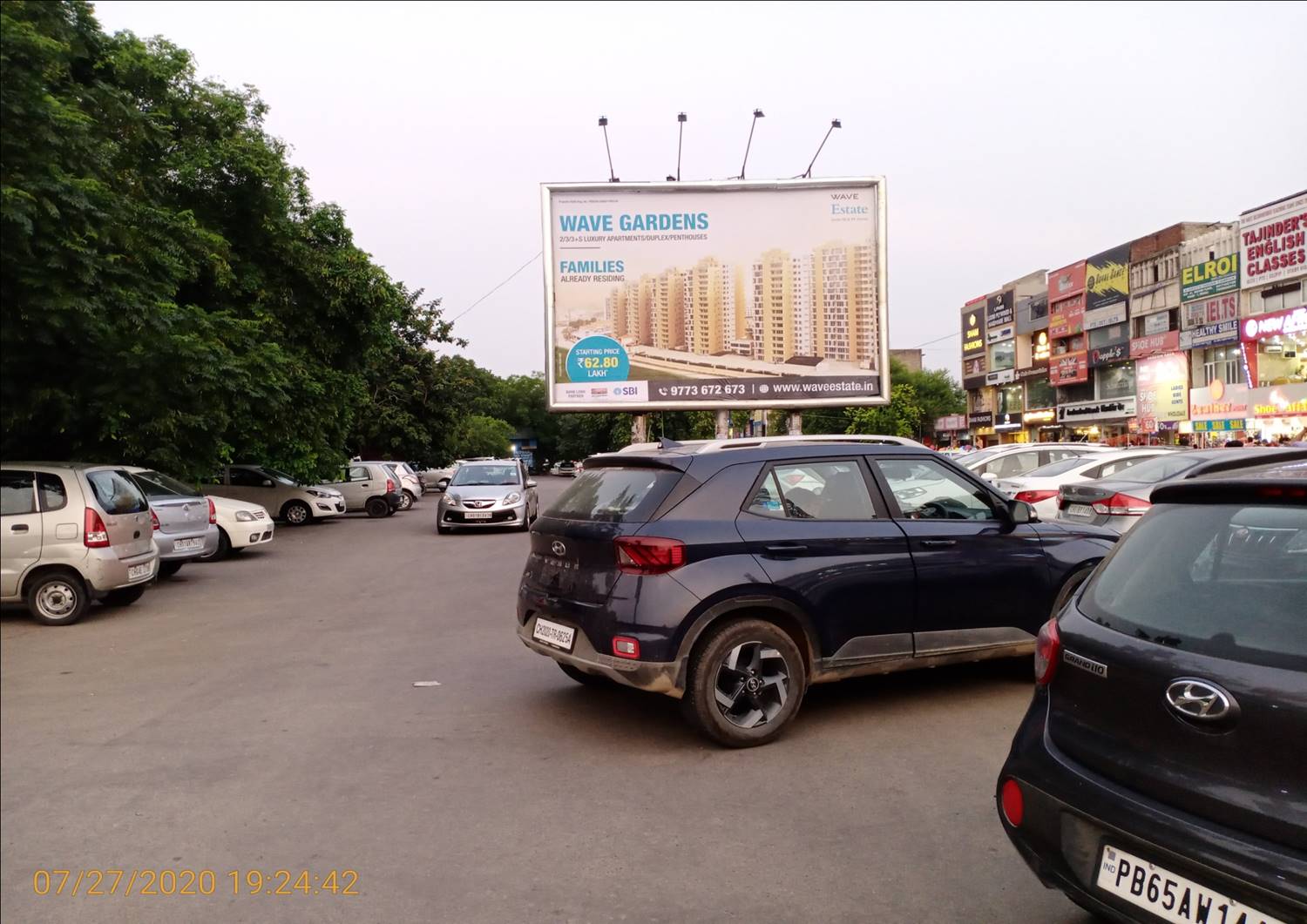 Bill Board - Ph7 Market Facing Chawla Chowk, Mohali, Punjab Bill Board - Ph7 Market Facing Chawla Chowk, Mohali, Punjab