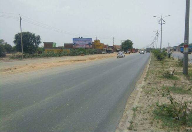 Billboard - Kuberpur Highway, Agra, Uttar Pradesh Billboard - Kuberpur Highway, Agra, Uttar Pradesh