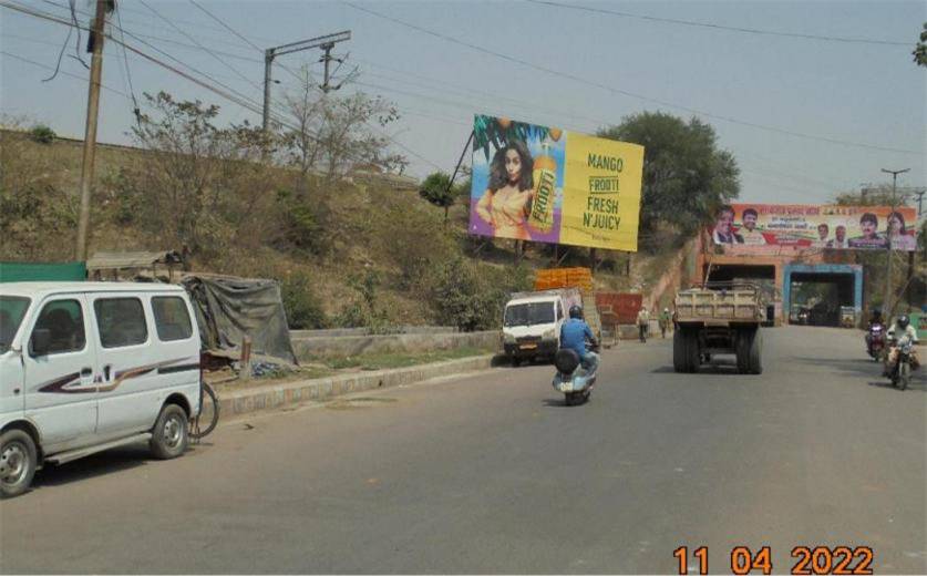 Billboard - Daraganj Railway Bridge, Prayagraj, Uttar Pradesh