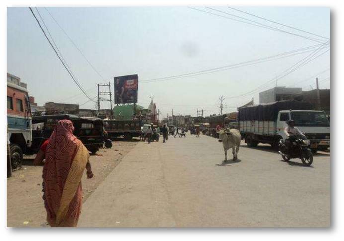 Billboard - Talab xing, Hathras, Uttar Pradesh Billboard - Talab xing, Hathras, Uttar Pradesh