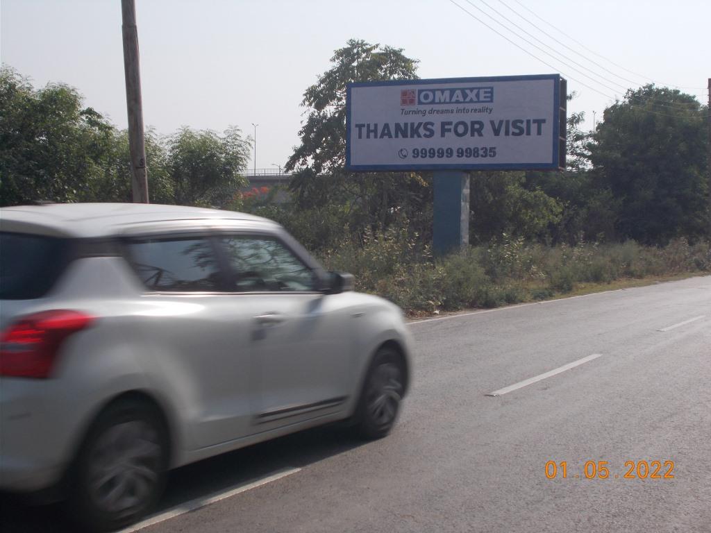 Unipole-Arail Road Facing Naini Old Bridge, Prayagraj, Uttar Pradesh