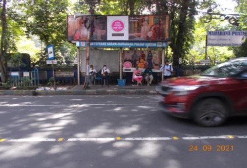 Bus Shelter - Shakespeare Sarani, Kolkata, West Bengal Bus Shelter - Shakespeare Sarani, Kolkata, West Bengal