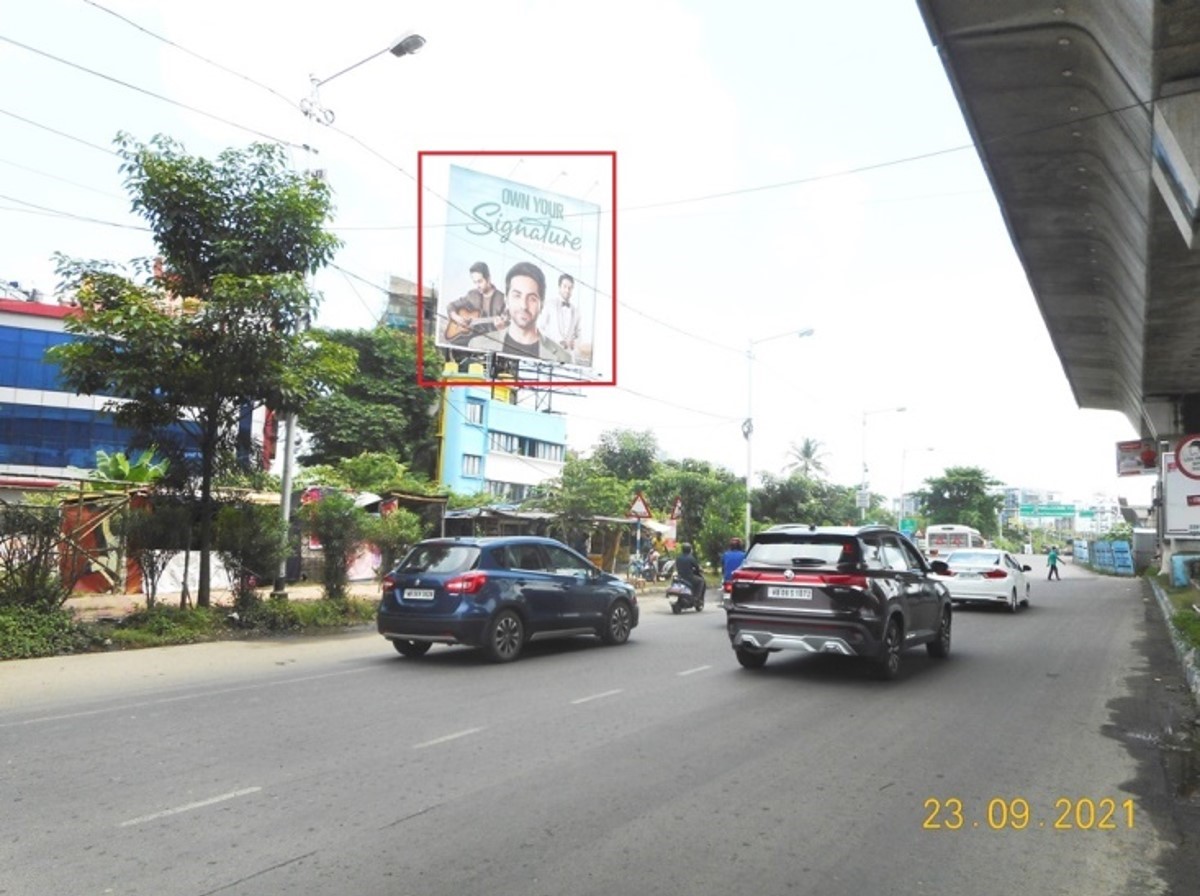 Billboard - E M Bypass / Tagore Park, Kolkata, West Bengal Billboard - E M Bypass / Tagore Park, Kolkata, West Bengal
