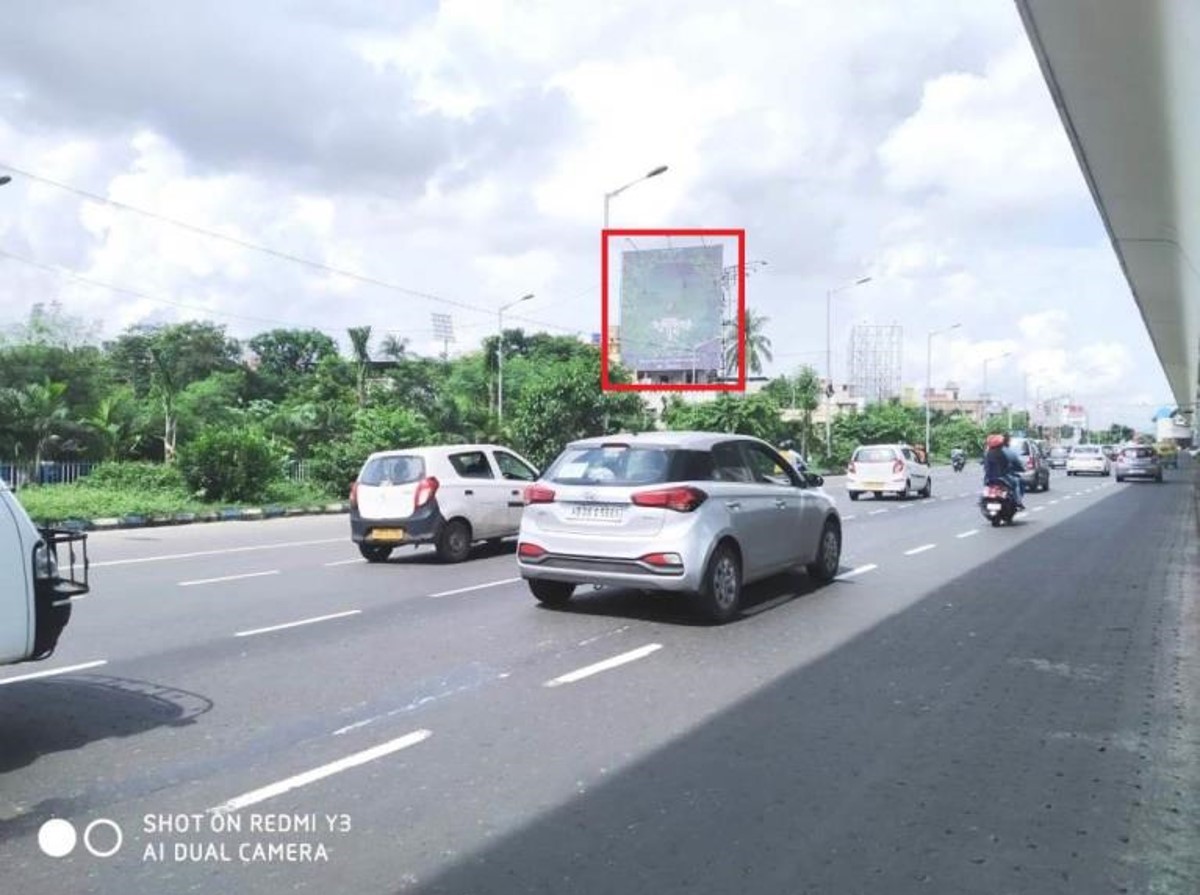 Billboard - E M Bypass, Kolkata, West Bengal Billboard - E M Bypass, Kolkata, West Bengal
