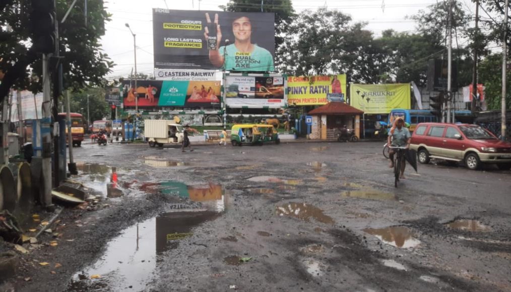 Billboard - Howrah Dobson Road, Howrah, West Bengal Billboard - Howrah Dobson Road, Howrah, West Bengal