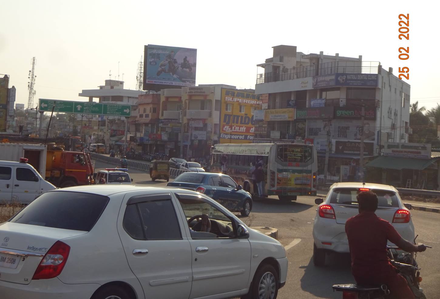 Hoarding-No.1 Tolgate 3 Road Jn, Trichy, Tamilnadu Hoarding-No.1 Tolgate 3 Road Jn, Trichy, Tamilnadu