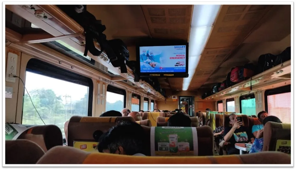 Lucknow Junction-Anand Vihar Double Decker Lucknow Junction-Anand Vihar Double Decker